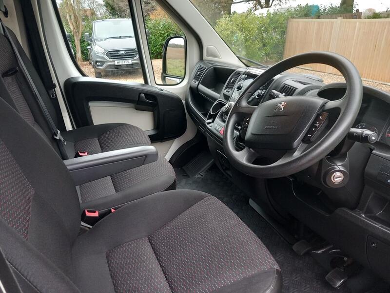 PEUGEOT BOXER