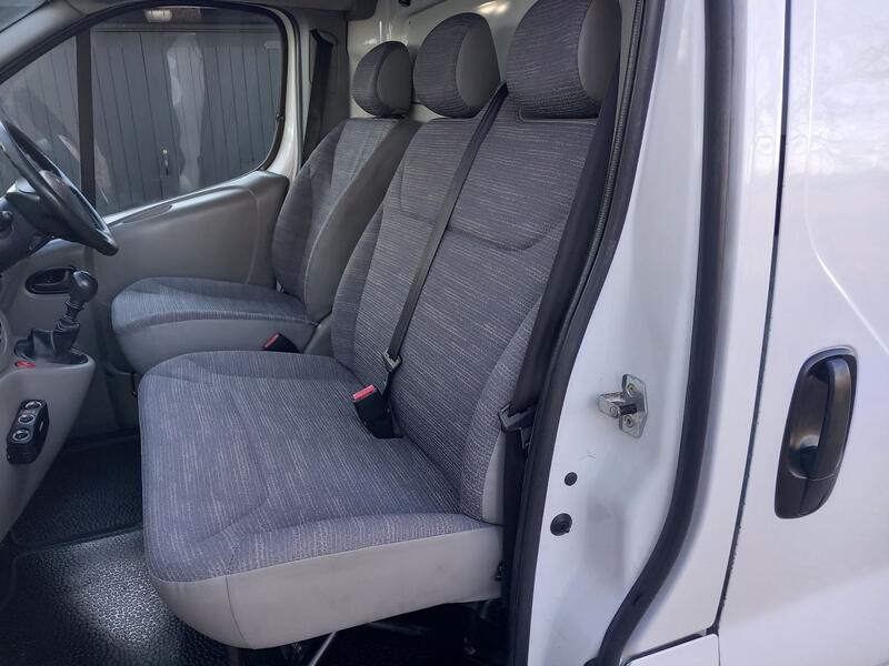RENAULT TRAFIC