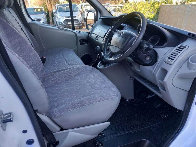 RENAULT TRAFIC