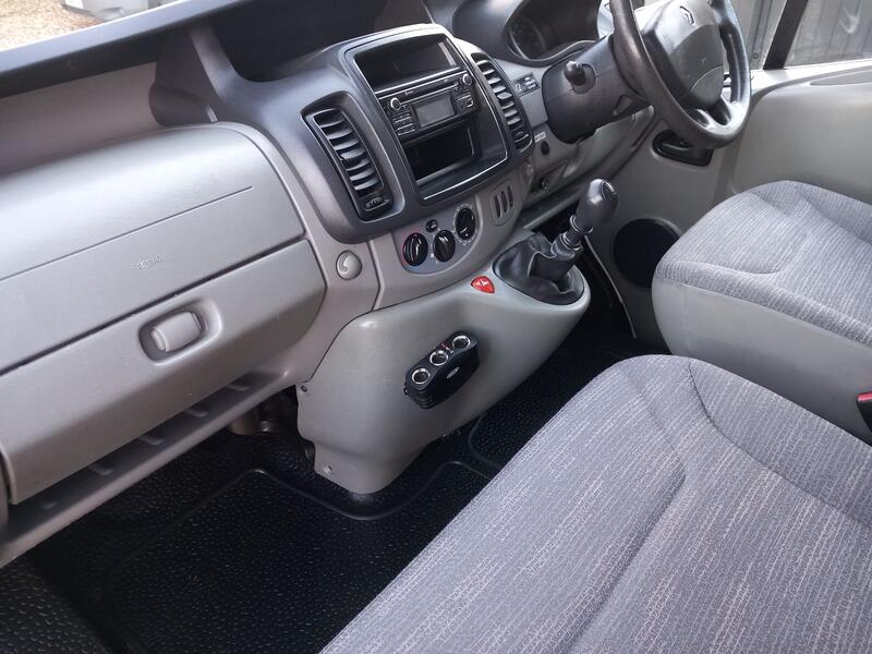 RENAULT TRAFIC