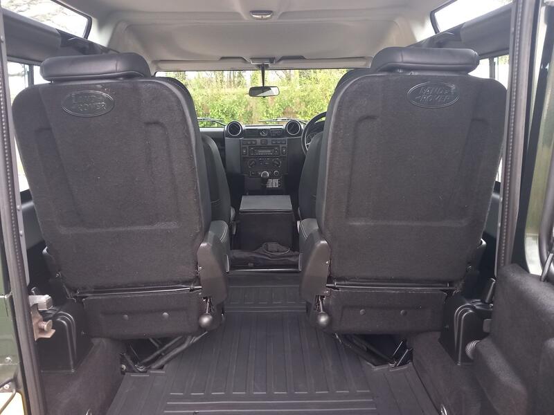 LAND ROVER DEFENDER