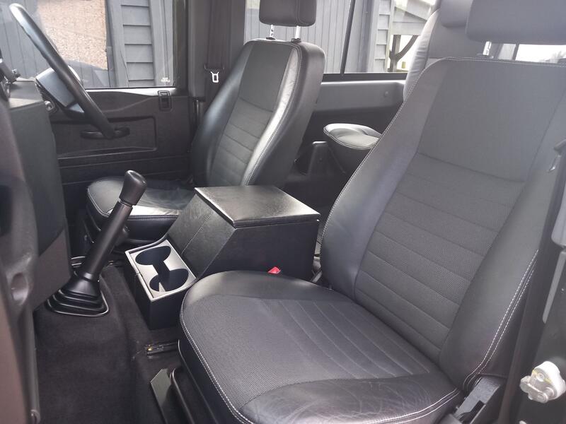 LAND ROVER DEFENDER
