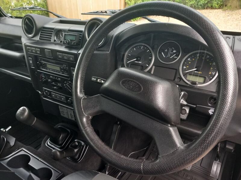 LAND ROVER DEFENDER