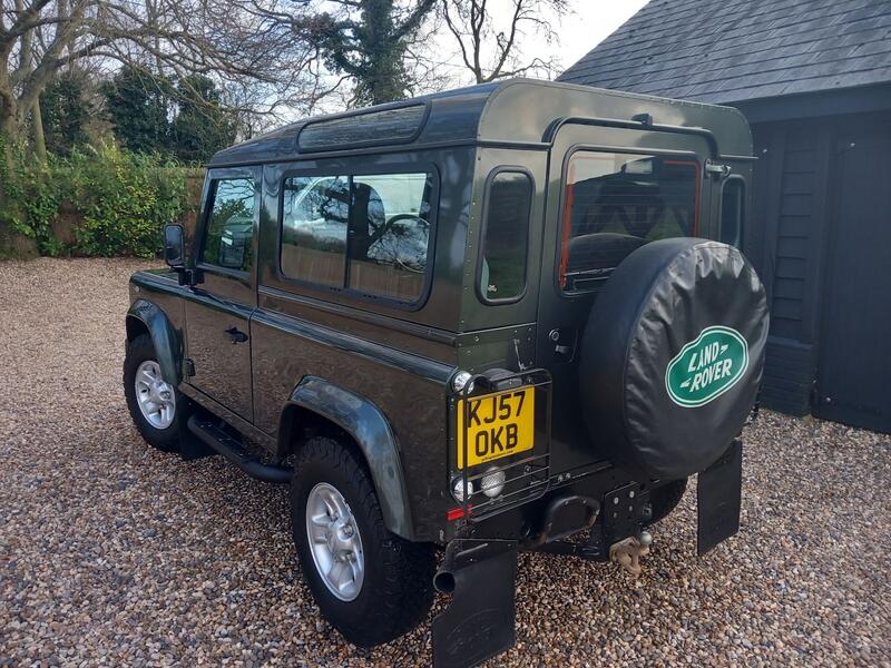 LAND ROVER DEFENDER