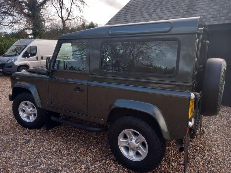 LAND ROVER DEFENDER
