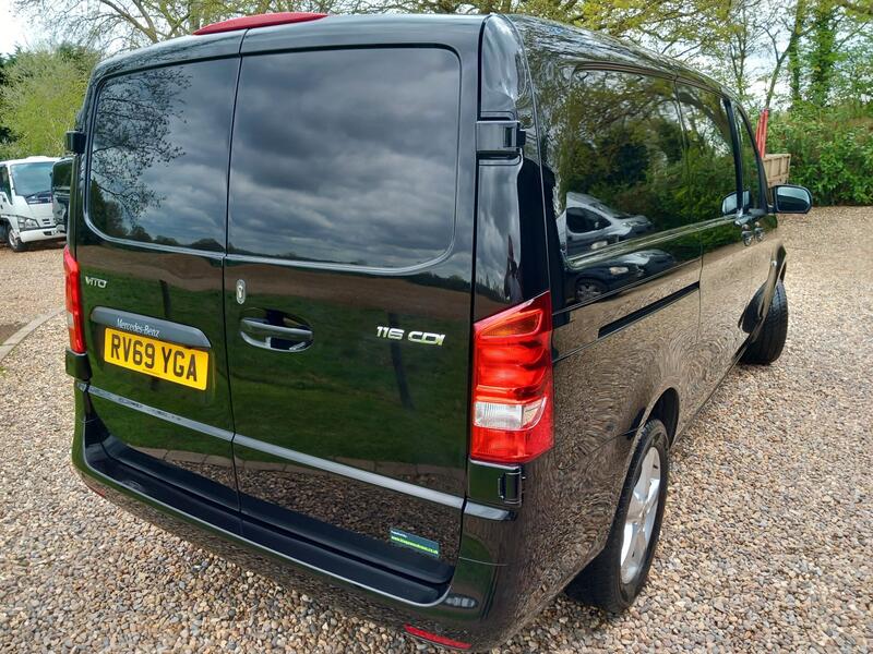 MERCEDES-BENZ VITO