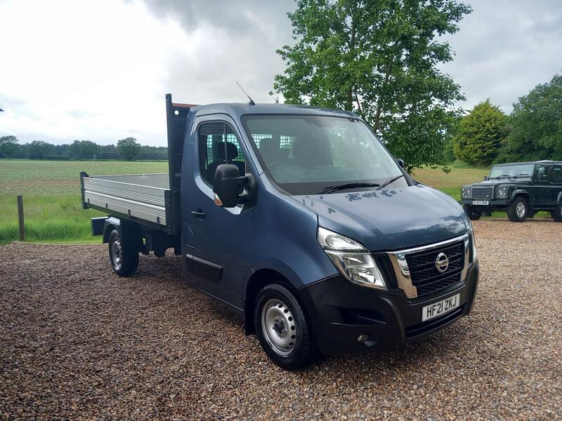 NISSAN NV400