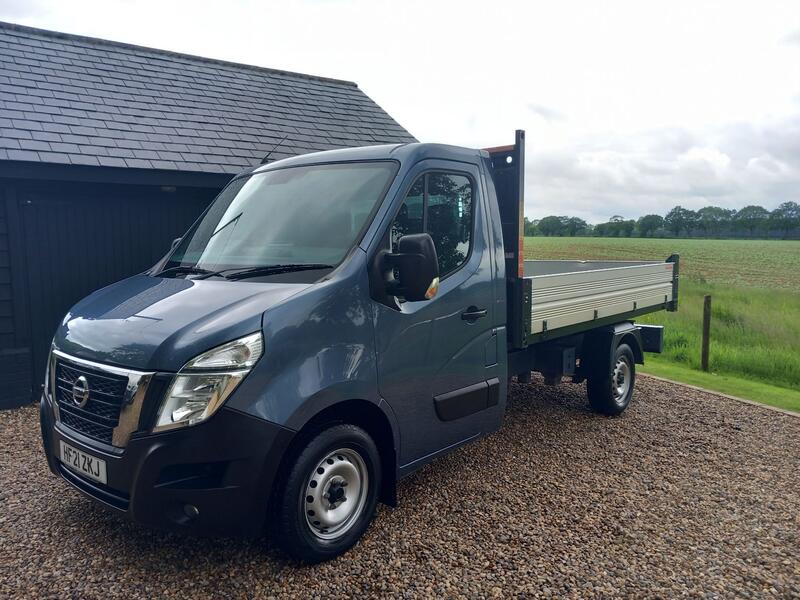 NISSAN NV400