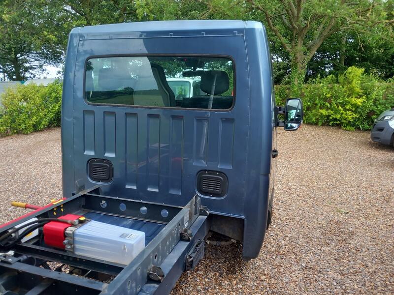 NISSAN NV400