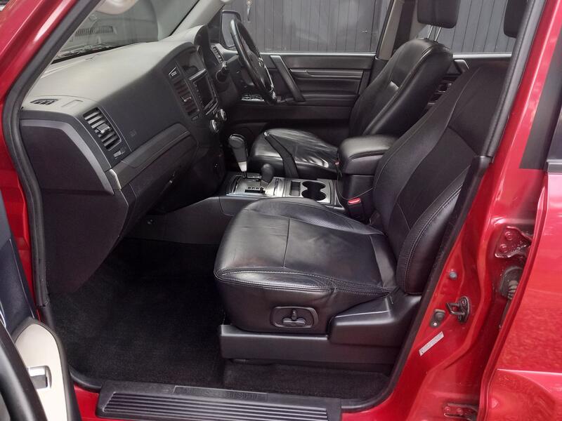 MITSUBISHI SHOGUN