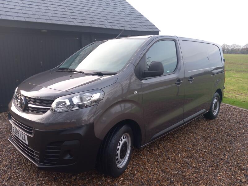 VAUXHALL VIVARO