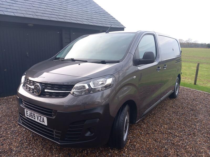 VAUXHALL VIVARO
