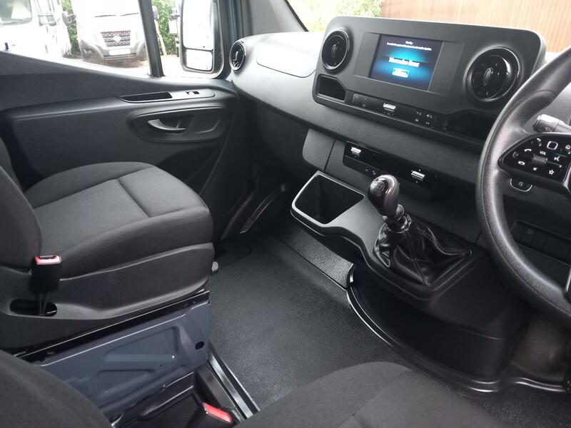 MERCEDES-BENZ SPRINTER