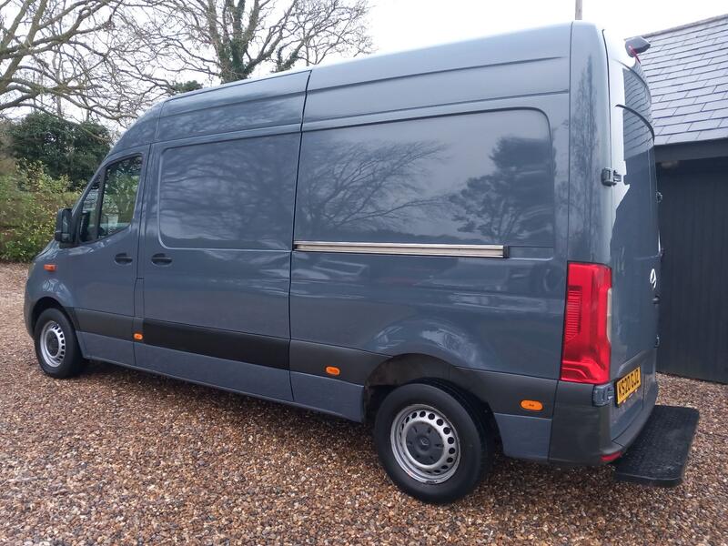 MERCEDES-BENZ SPRINTER