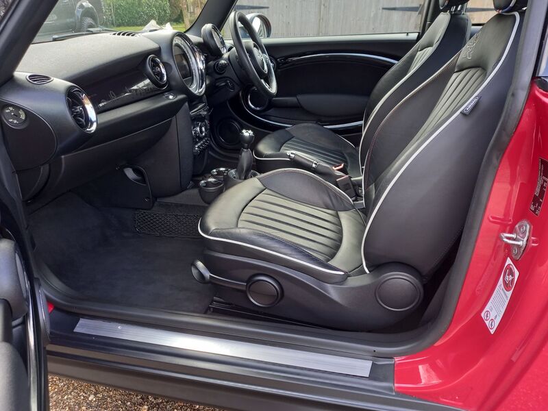 MINI HATCH COOPER