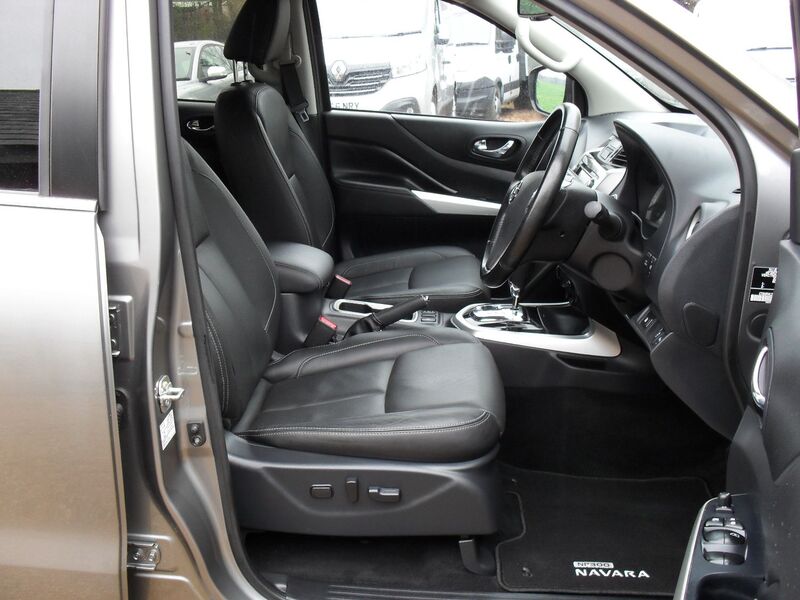 NISSAN NAVARA