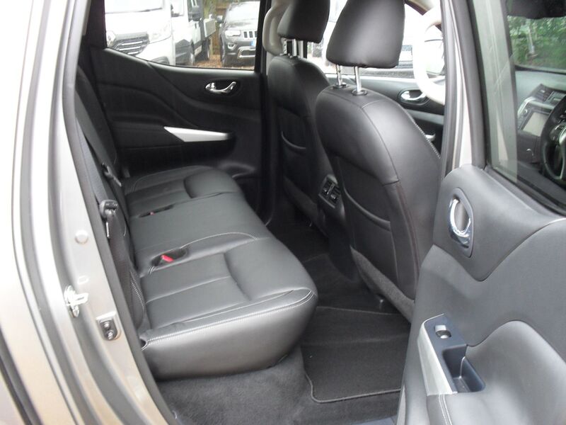 NISSAN NAVARA