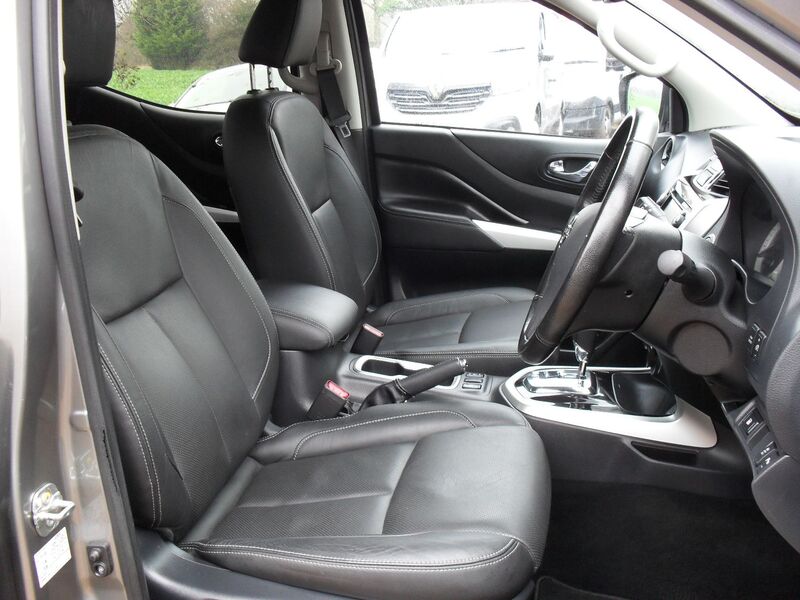 NISSAN NAVARA
