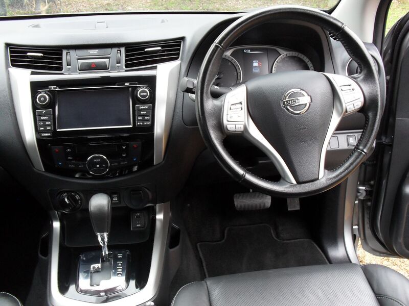 NISSAN NAVARA