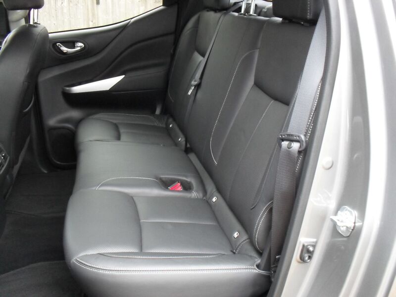 NISSAN NAVARA