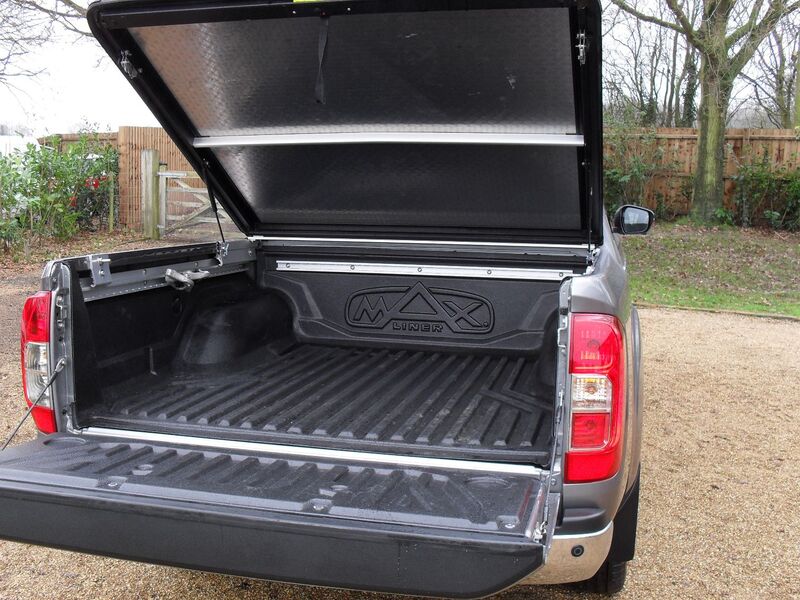 NISSAN NAVARA