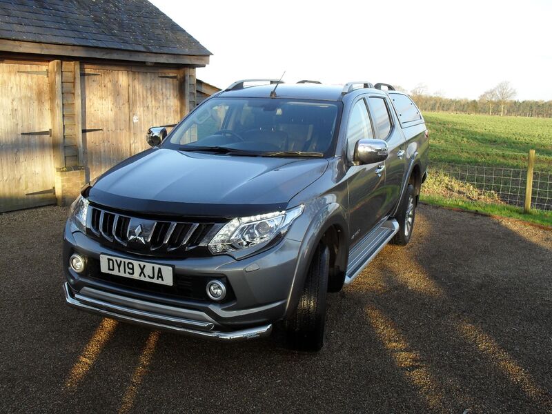 MITSUBISHI L200