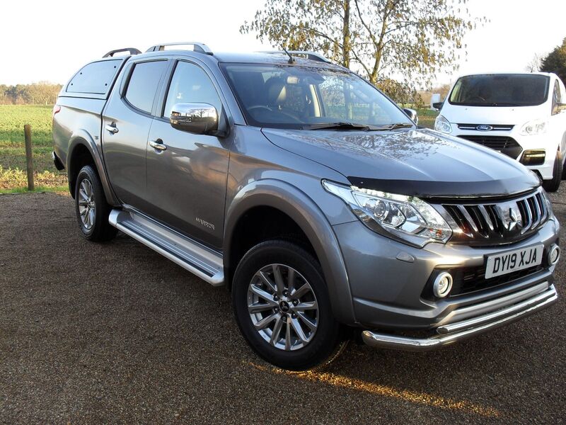 MITSUBISHI L200