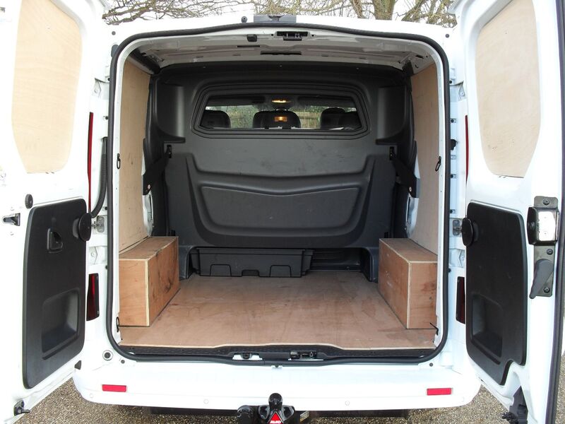 VAUXHALL VIVARO