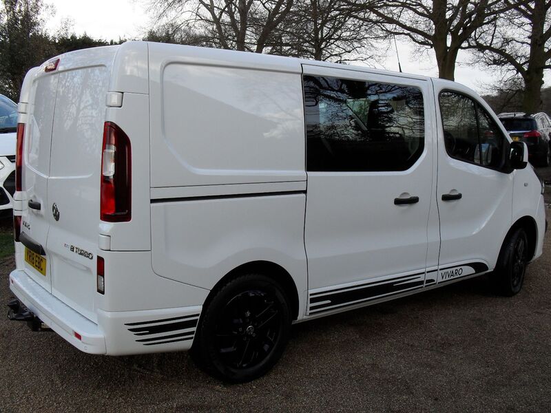 VAUXHALL VIVARO