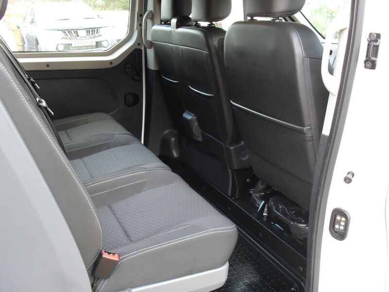 VAUXHALL VIVARO