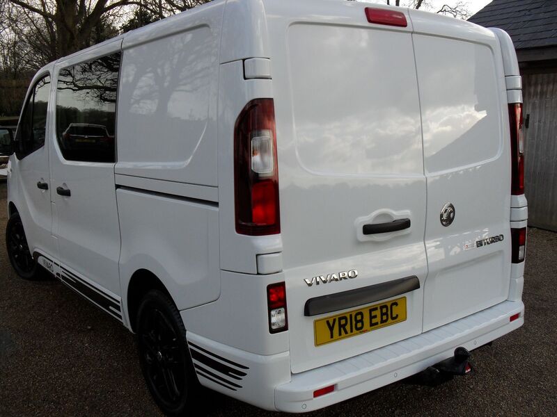 VAUXHALL VIVARO