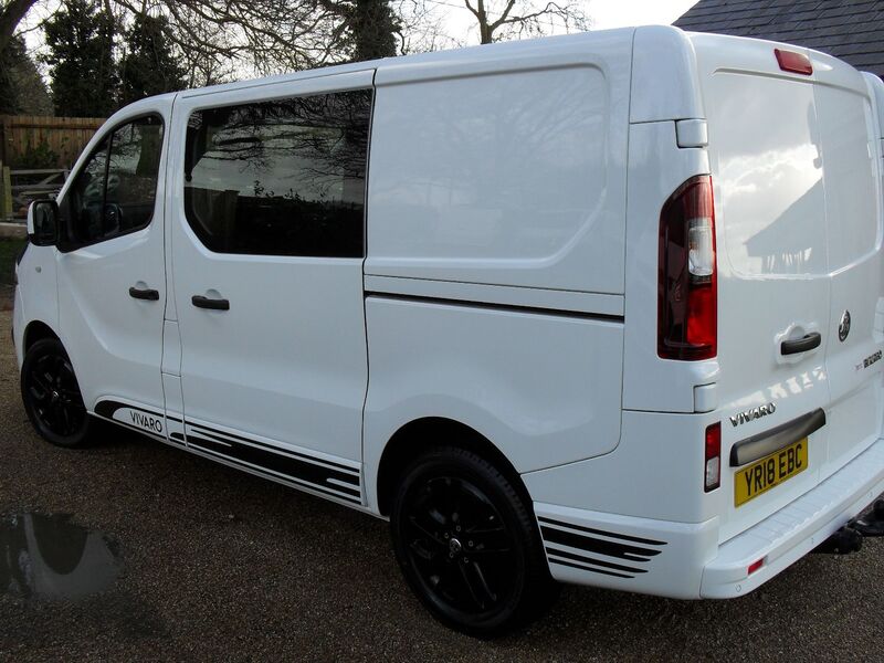 VAUXHALL VIVARO
