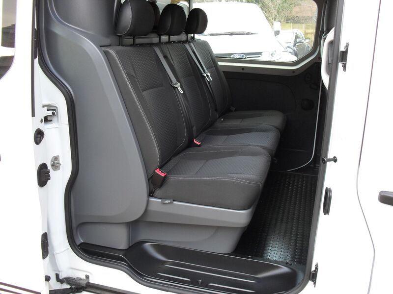 VAUXHALL VIVARO