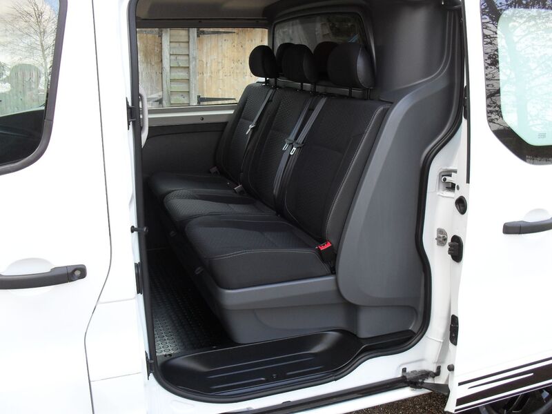 VAUXHALL VIVARO