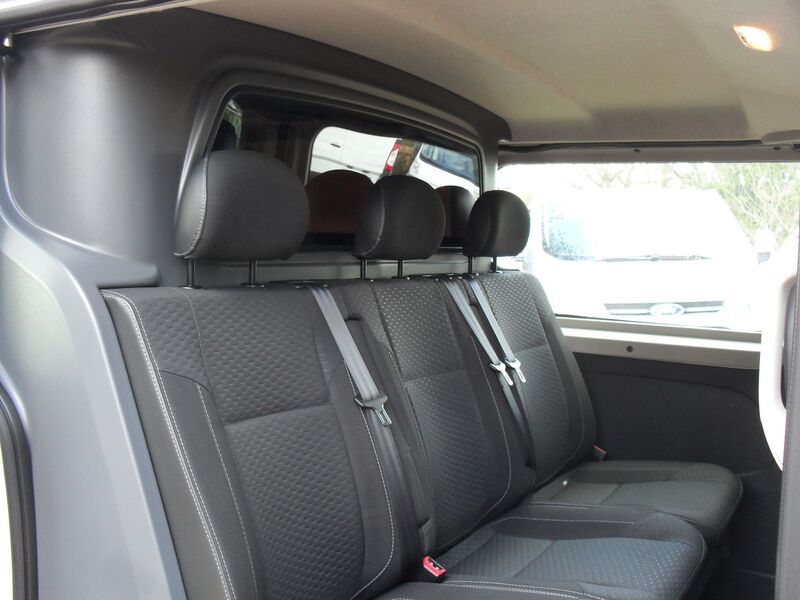 VAUXHALL VIVARO
