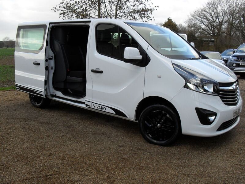 VAUXHALL VIVARO