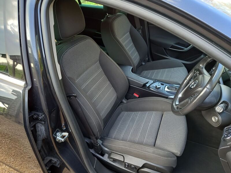VAUXHALL INSIGNIA