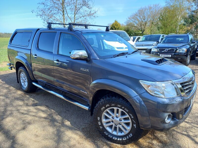 View TOYOTA HILUX INVINCIBLE 4X4 D-4D DCB
