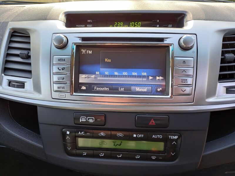 TOYOTA HILUX