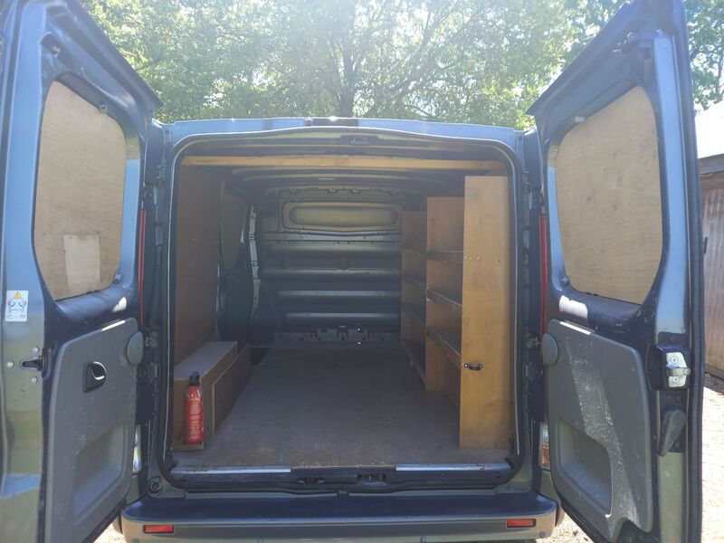 VAUXHALL VIVARO