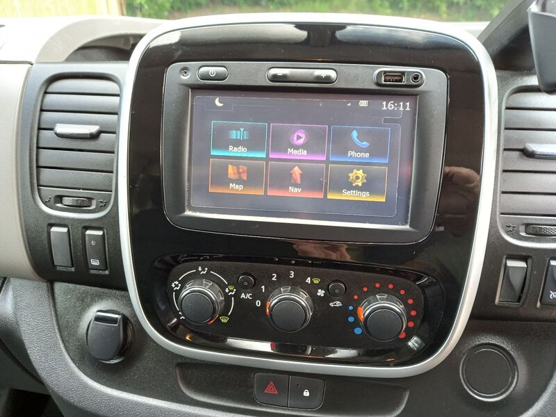 RENAULT TRAFIC