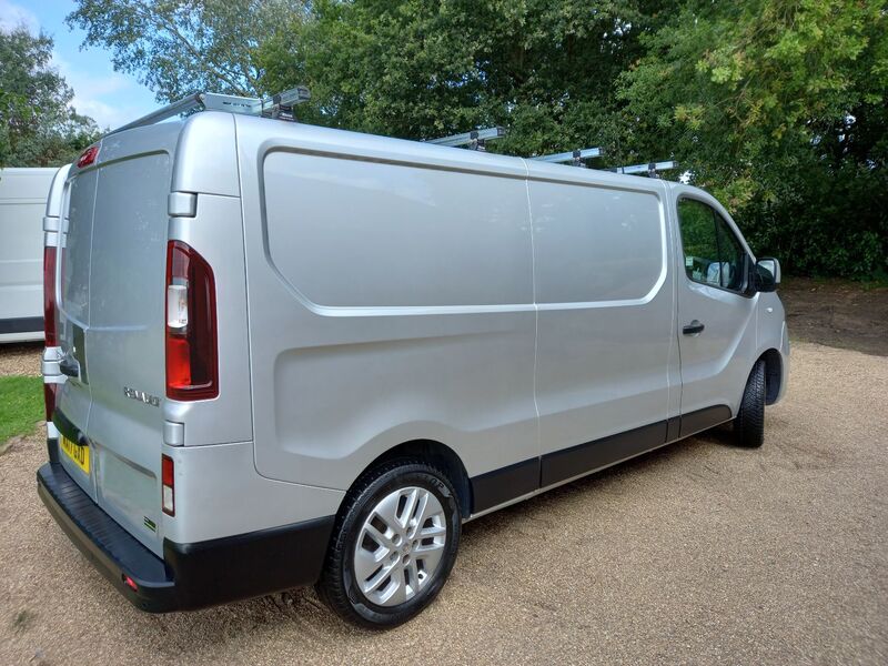 RENAULT TRAFIC