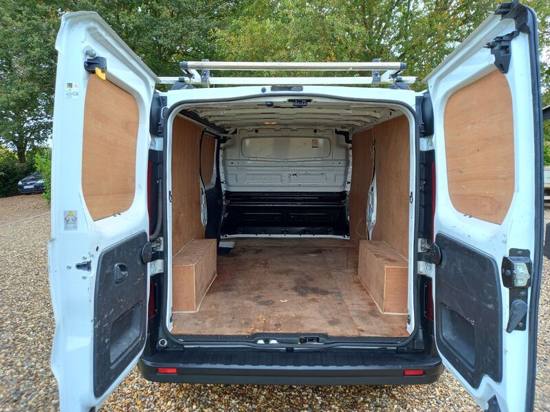 VAUXHALL VIVARO