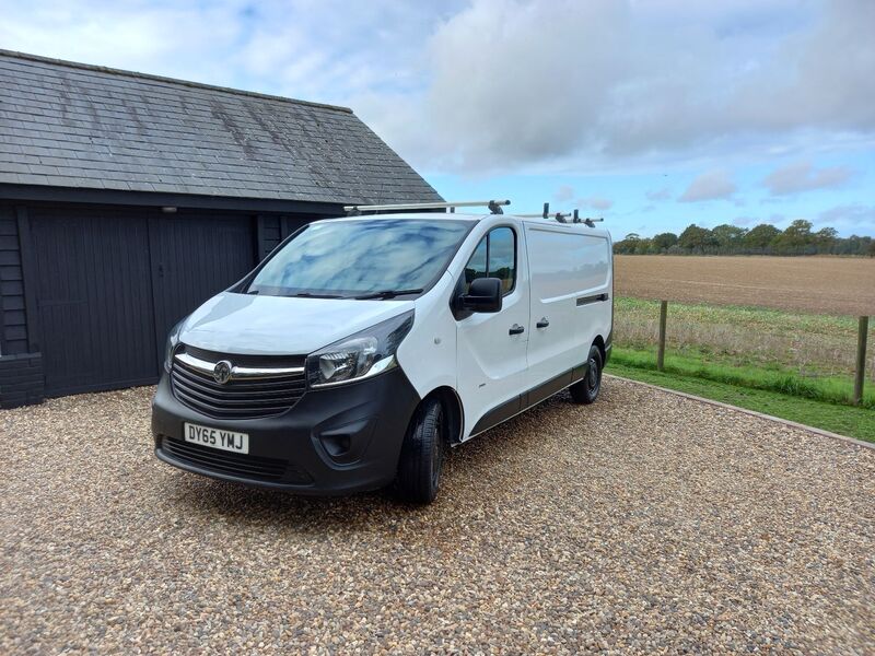 VAUXHALL VIVARO
