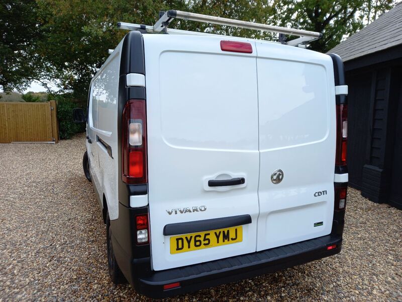 VAUXHALL VIVARO