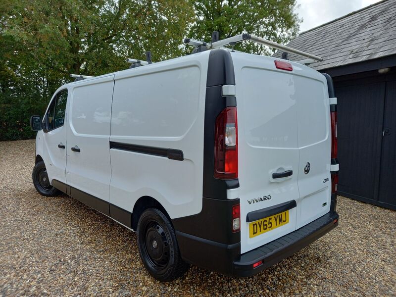 VAUXHALL VIVARO