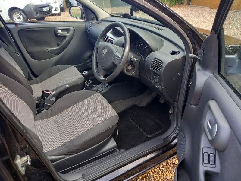 VAUXHALL CORSA