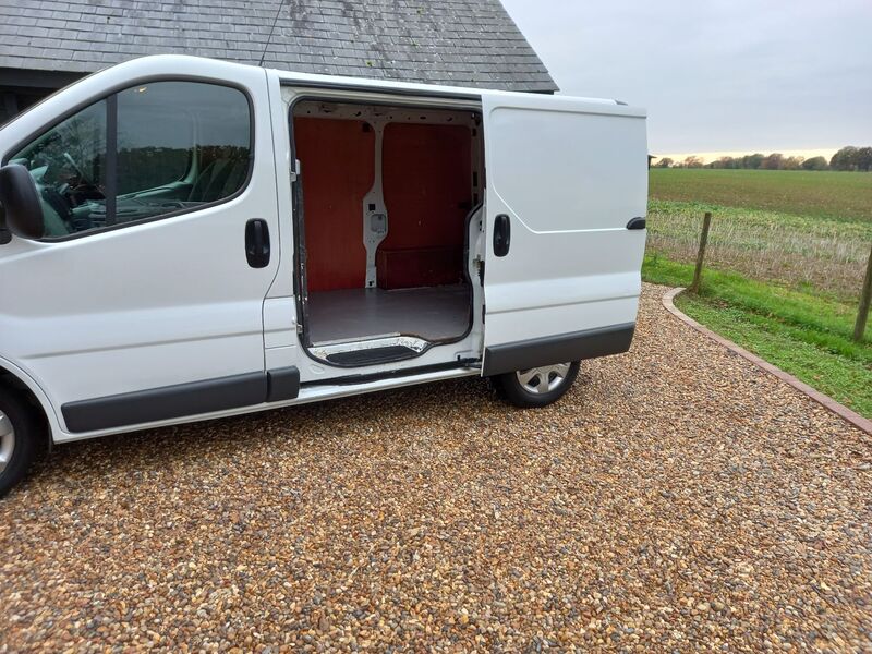RENAULT TRAFIC