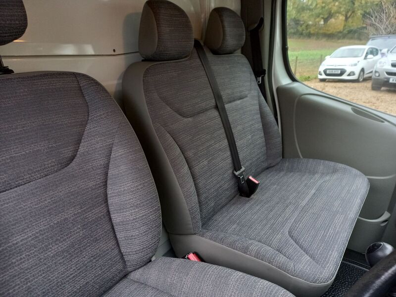 RENAULT TRAFIC