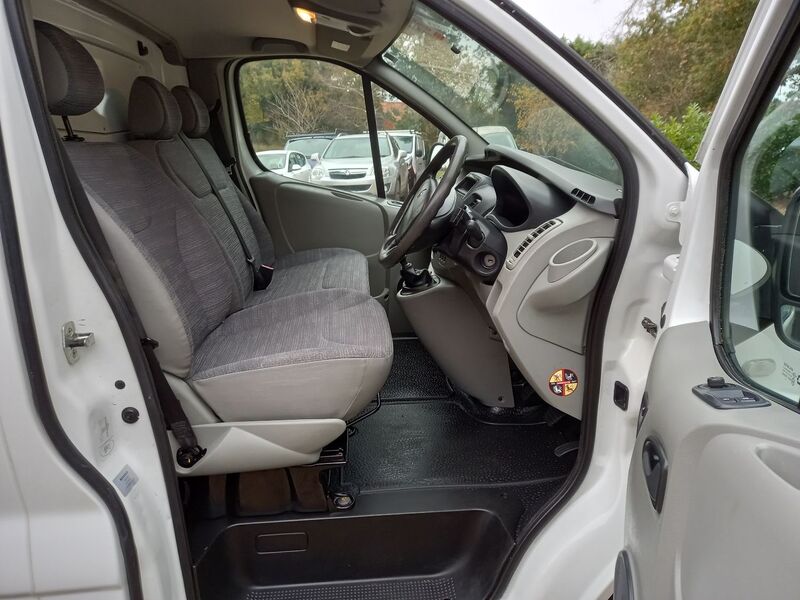 RENAULT TRAFIC